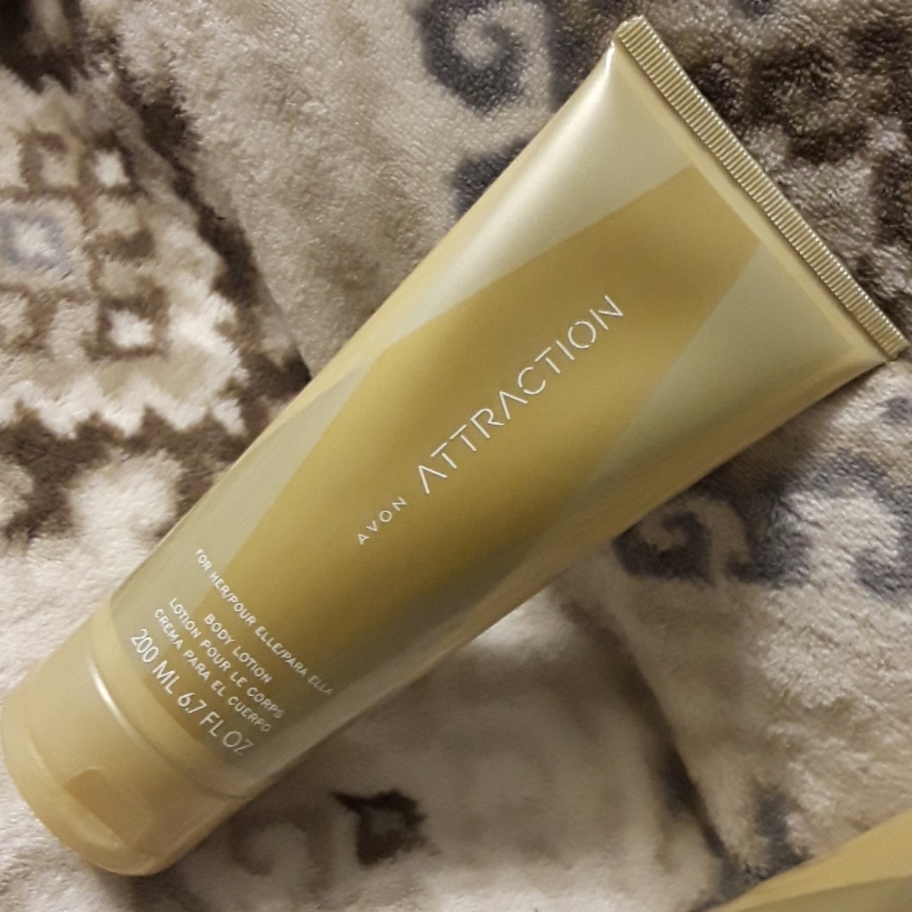 AVON ATTRACTION BODY LOTION FOR HER - Picture 5 of 5